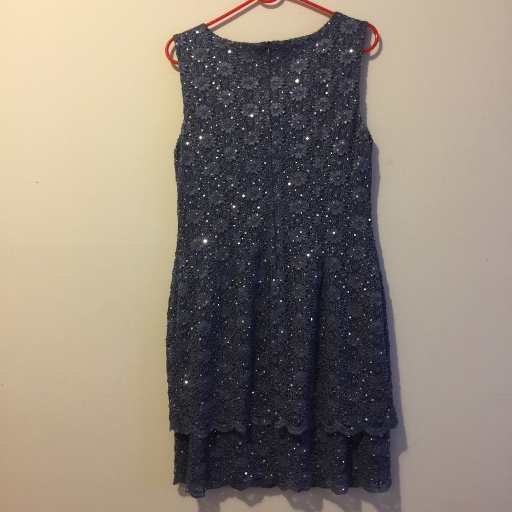 Beautiful sparkly dress - Picture 2 of 4